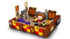 Warner Bros Hogwarts Magical Trunk LEGO -Warner Bros 76399 web sec01 nobg