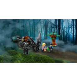 Warner Bros Hogwarts Carriage And Thestrals LEGO -Warner Bros Thestral Carriage LEGO3