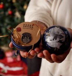 Warner Bros Hagrid Christmas Pin Bauble -Warner Bros XMAS23 Lifestyle HagridBauble2