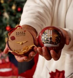 Warner Bros Harry Potter Christmas Pin Bauble 9 Warner Bros Harry Potter Christmas Pin Bauble -Warner Bros XMAS23 Lifestyle HarryBauble2