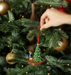 Warner Bros Harry Potter Christmas Ornament 7 Warner Bros Harry Potter Christmas Ornament -Warner Bros XMAS23 Lifestyle HarryDecoration2